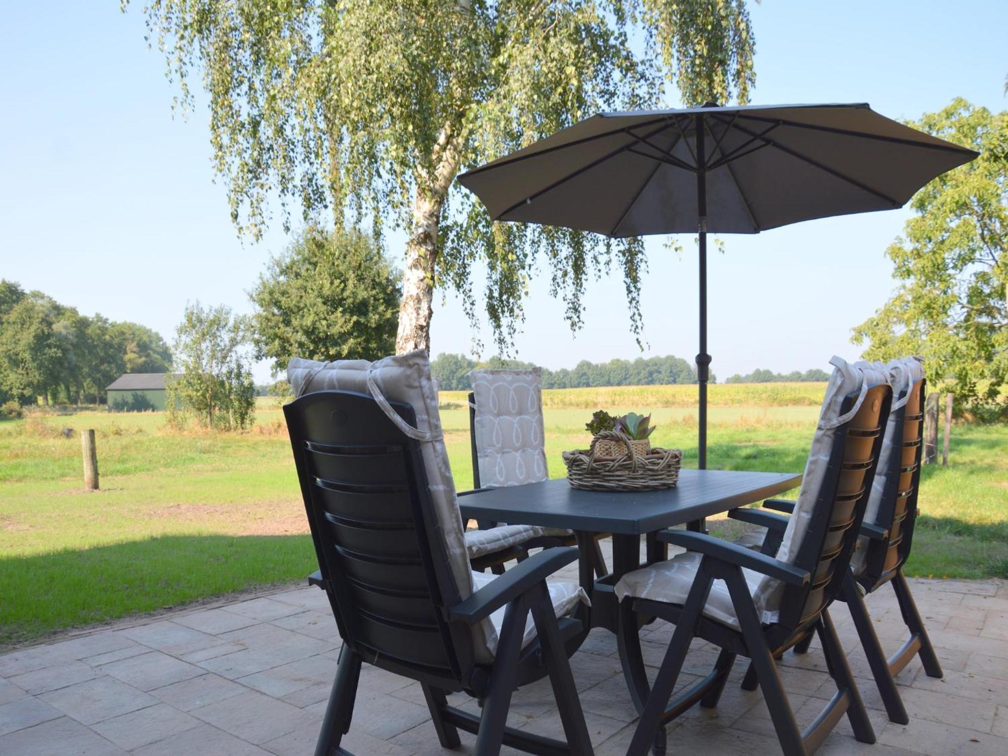 Quaint Farmhouse In Geesteren With Meadow View المظهر الخارجي الصورة