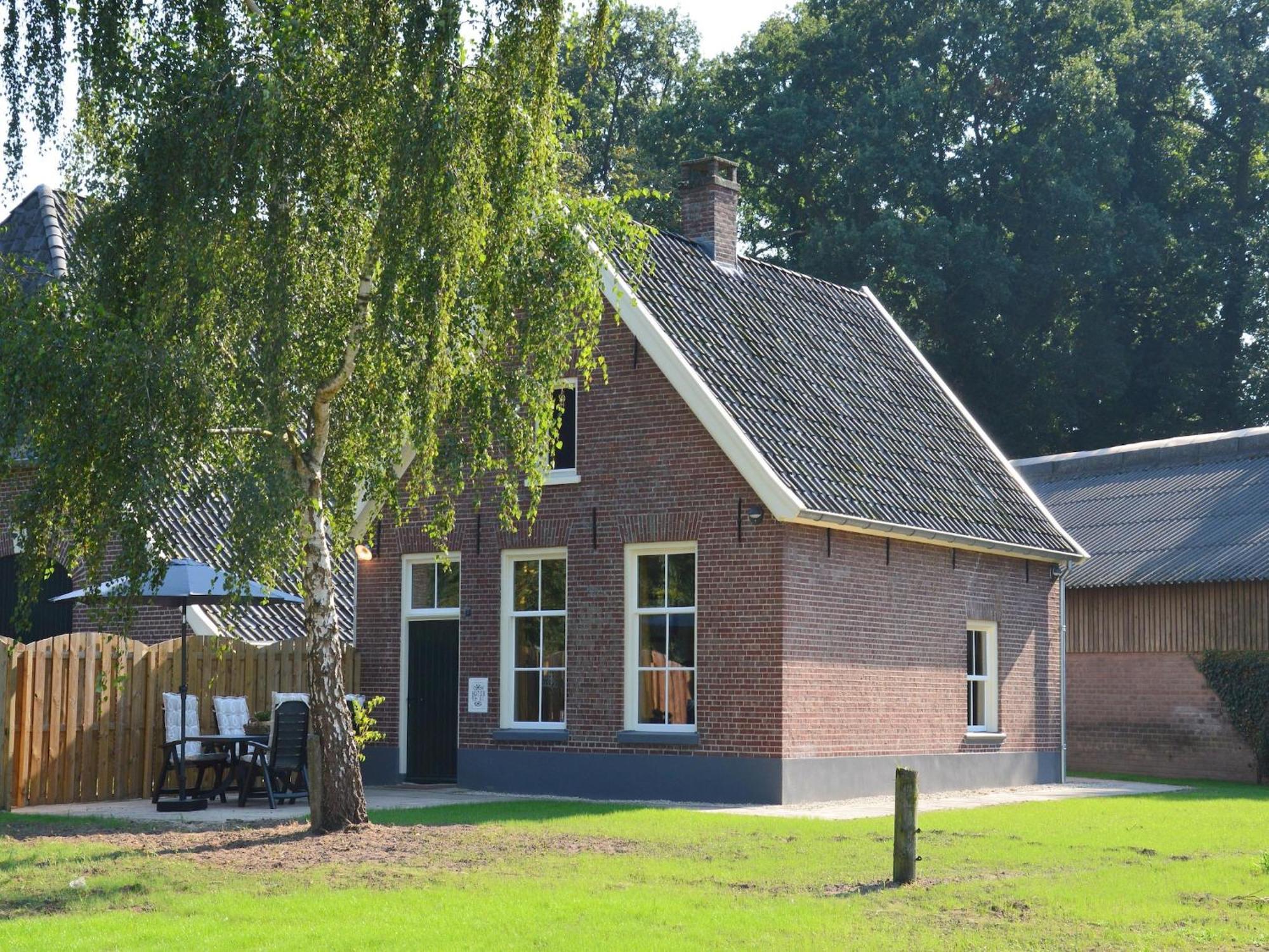 Quaint Farmhouse In Geesteren With Meadow View المظهر الخارجي الصورة